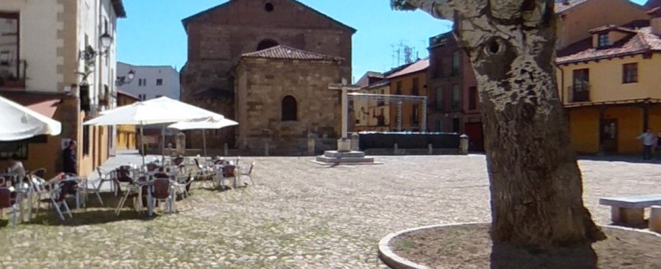 Tour Virtual 360º en la Plaza del Grano de León tras la renovación de su adoquinado