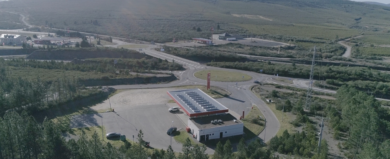 Grabación con drones para La Sexta en una estación de servicio Cepsa con energía solar