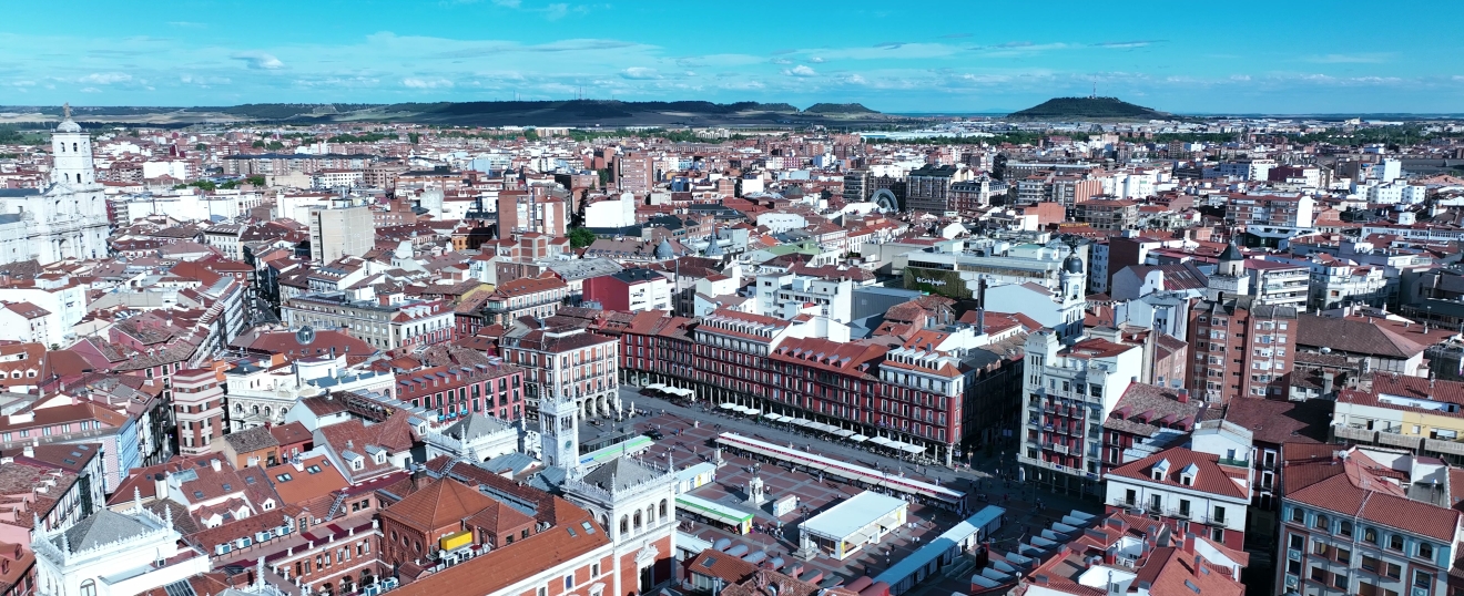 Plaza Mayor de Valladolid y el centro histórico. Fotografía aérea con dron de VISUAIR