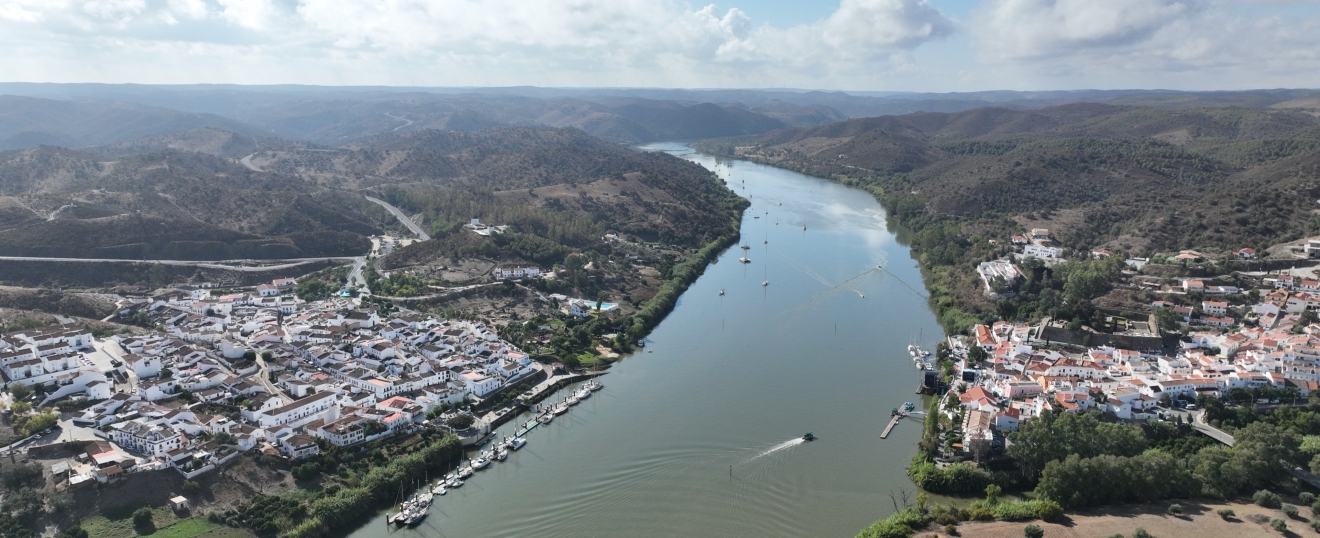 El Guadiana entre Sanlúcar y Alcoutim (frontera). Fotografía aérea con dron de VISUAIR