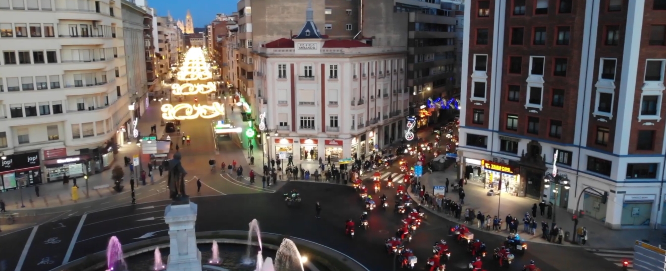 Papanoelada motera en León vista con drones