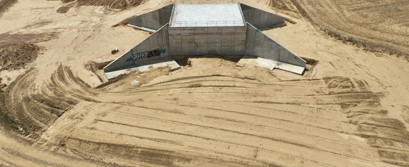 Paso inferior en construcción en la traza del AVE. Fotografía aérea con dron de VISUAIR