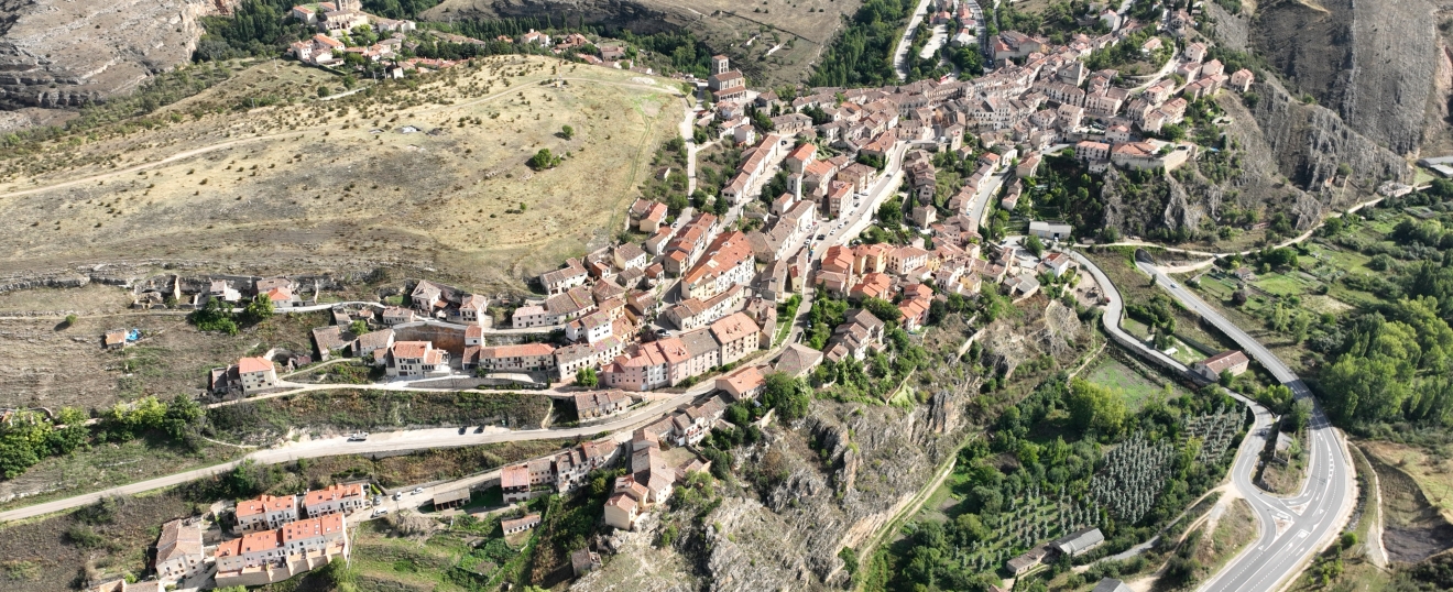 Sepúlveda sobre la hoz. Fotografía aérea con dron de VISUAIR