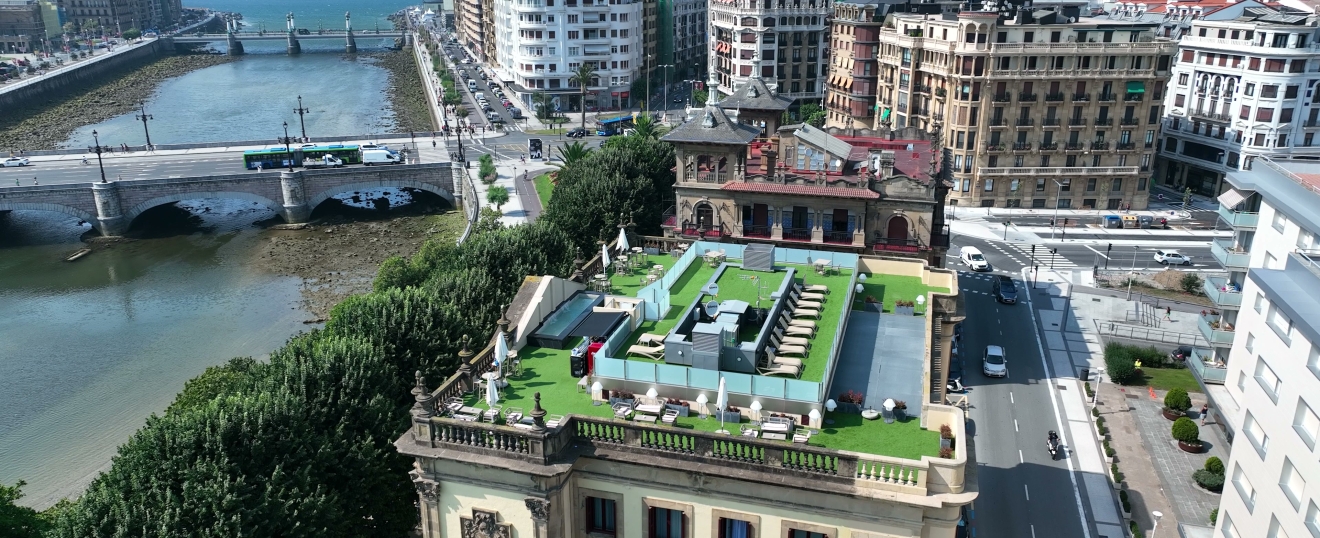 El Urumea y su puente en San Sebastián. Fotografía aérea con dron de VISUAIR
